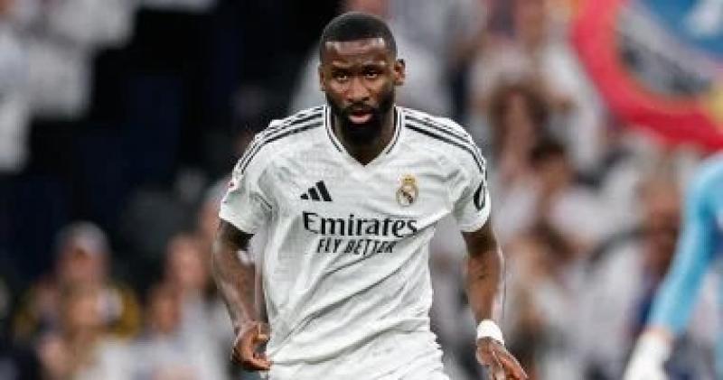 أزمة جديدة تهز ريال مدريد.. روديجر يصفع كاريراس