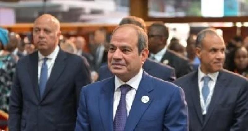 الرئيس السيسى: التعامل مع المشهد الاقتصادى العالمى المضطرب يتطلب تكاتفنا