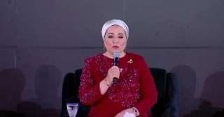 السيدة انتصار السيسى من فعالية فرحة مصر: «فرحانة فرحة أم بتجوز بنتها»