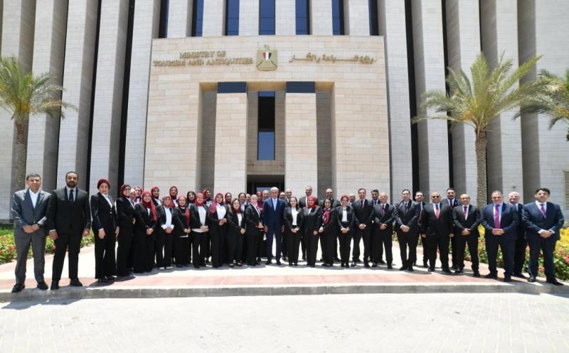 وزير السياحة والآثار يشهد إطلاق النسخة الأولى من البرنامج المتقدم في القيادة التنفيذية (AELP