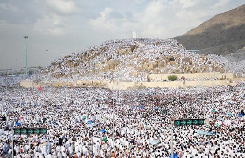 يوم عرفة وليلة القدر.. أسرار أعظم يوم وليلة في الإسلام وفضل كلٍ منهما