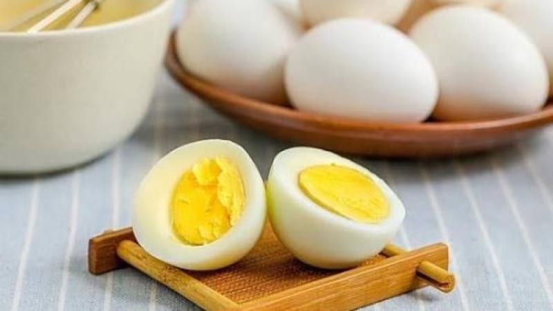 بـ70 جنيه بالمزارع.. هبوط كبير فى أسعار كرتونة البيض اليوم السبت