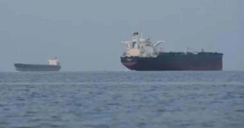 إيران : سنغلق مضيق هرمز أمام السفن