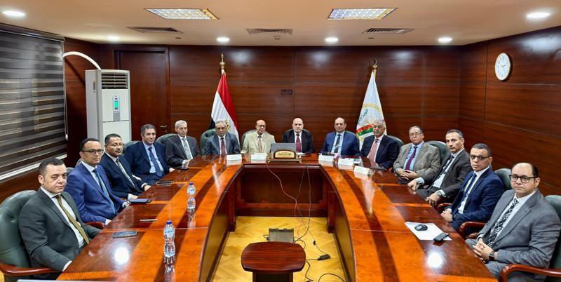 «تيسيرا على المواطنين».. رئيس النيابة الإدارية يفتتح 3 نيابات جديدة بالجيزة والسويس والبحيرة |