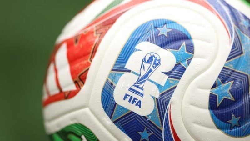 ”مثل قذيفة المدفع”.. اتهامات تلاحق كرة كأس العالم