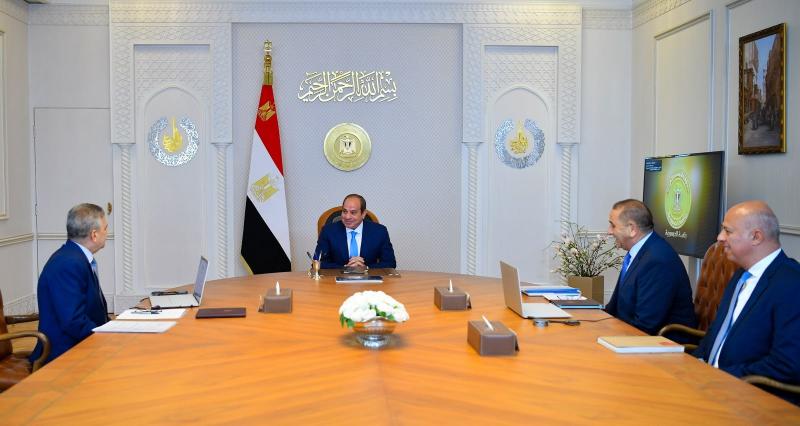 الرئيس عبد الفتاح السيسي يجتمع اليوم، مع الفريق أسامة ربيع رئيس هيئة قناة السويس، والسيد مصطفى الدجيشي رئيس مجلس إدارة شركة ترسانة جنوب البحر