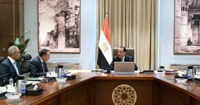رئيس الوزراء: تطوير مستشفيات قصر العينى يحظى بأولوية لدى الحكومة