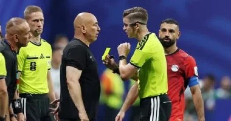 الجارديان: منتخب مصر يغادر كأس العالم بعد أخطاء تحكيمية فادحة