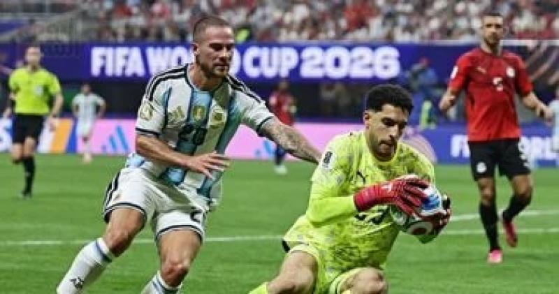 ماركا: مصطفى شوبير استحق أن يكون بطل مواجهة مصر والأرجنتين