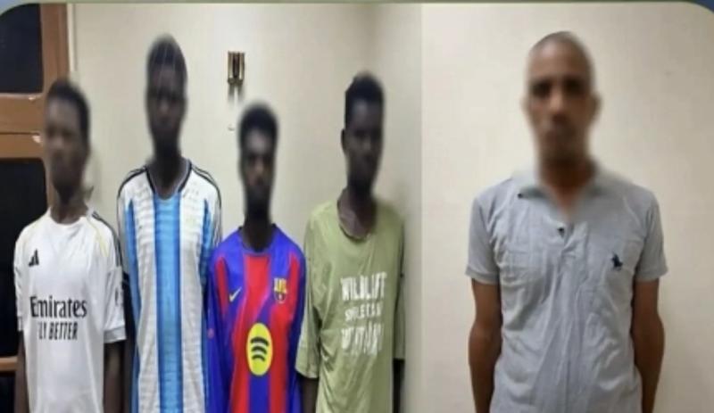 شاحنة «أحجار الذهب» في قبضة الأمن المصري