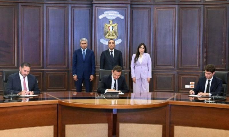 توفر 6 آلاف فرصة عمل.. مصر توقع اتفاقية كبرى لتعزيز الاستثمار السياحي (تفاصيل)