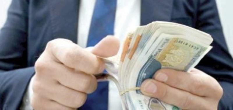 الدولار يرتفع 40 قرشًا مقابل الجنيه ويصل إلى 51.13 جنيه