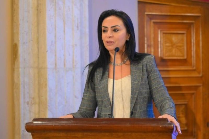 توجيهات عاجلة من وزيرة التضامن بصرف مساعدات لأسر ضحايا انهيار عقار زفتى