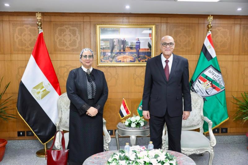 رئيسة المجلس القومي للمرأة تزور رئيس هيئة قضايا الدولة لتهنئته بتولي منصبه الجديد