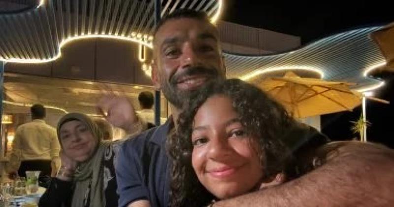 قرار جديد من محمد صلاح بشأن أسرته بعد انتقاله إلى طرابزون..