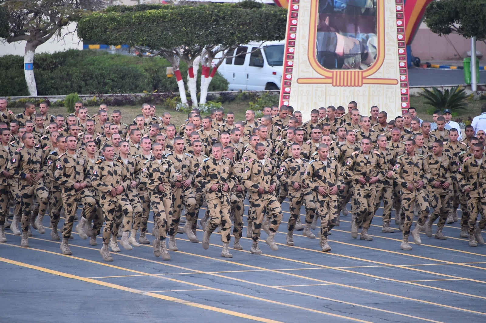 f20808524ac0eceaf4fb6c89f07abda8.jpg